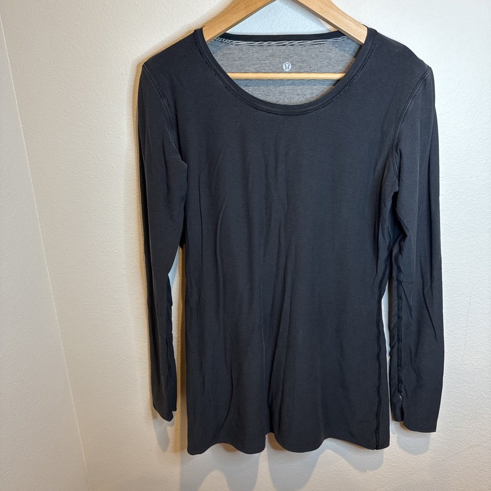Lululemon Reversible Long Slv Shirt Women's Yoga Stripe Black White SEE‎ MEASURE